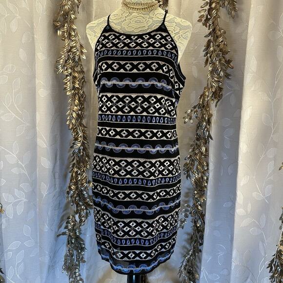 White House Black Market Size 10 Black Aztec Embroidered Mini Shift Dress Modern - Picture 3 of 12